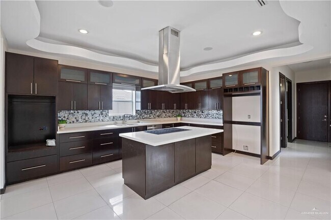 Building Photo - 32 May Dr