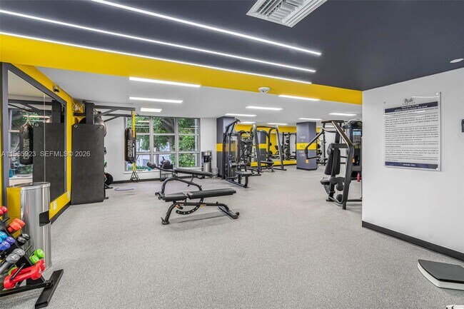 Building Photo - 3500 Mystic Pointe Dr