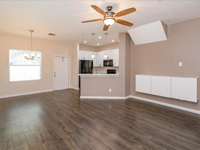 Building Photo - 2108 Switch Grass Cir