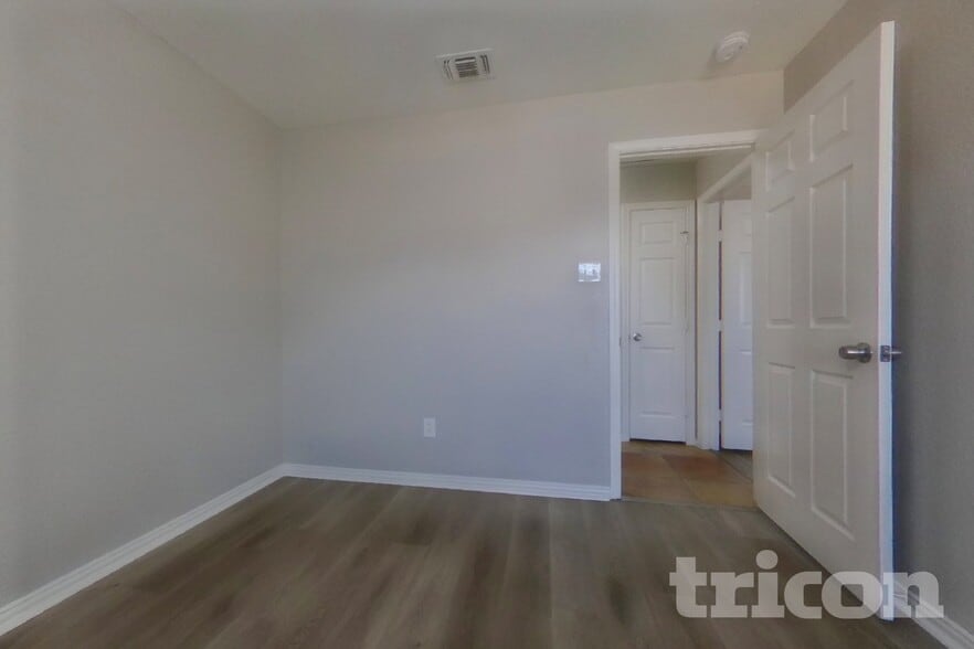 Building Photo - 14013 Cedar Post Dr