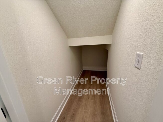Building Photo - 3435 Auvenshine Wy