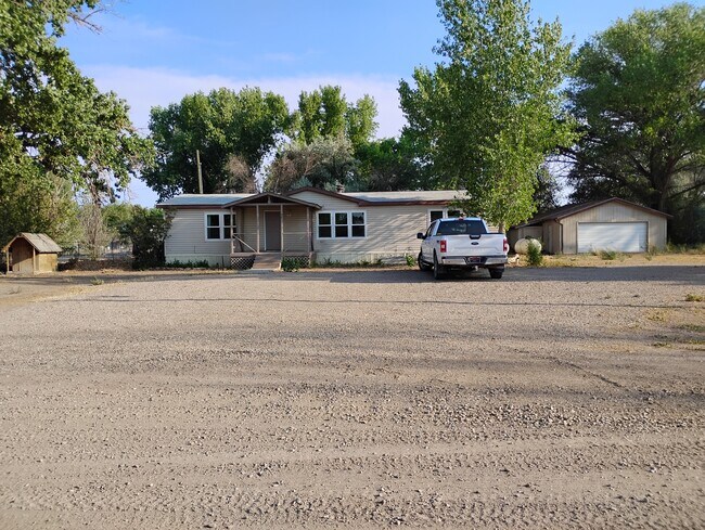 Primary Photo - 610 Green River Blvd