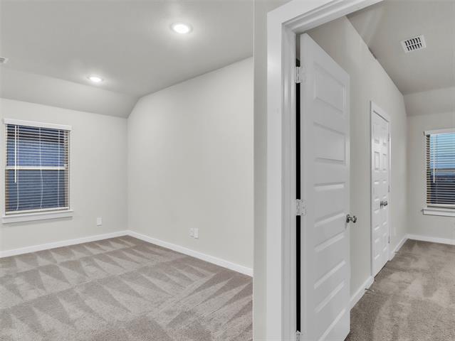 Building Photo - 2214 Spring Side Dr
