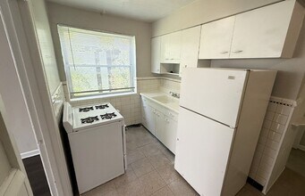 Building Photo - 3025 Clifton Ave