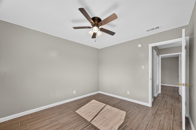 Building Photo - 5126 Denoron Dr