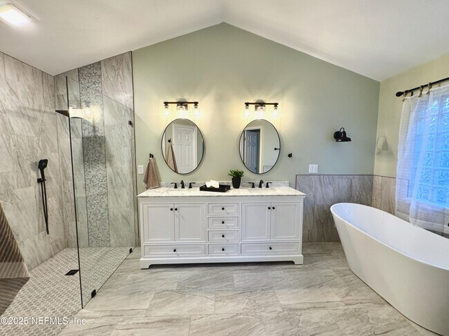 Building Photo - 3742 Constancia Dr