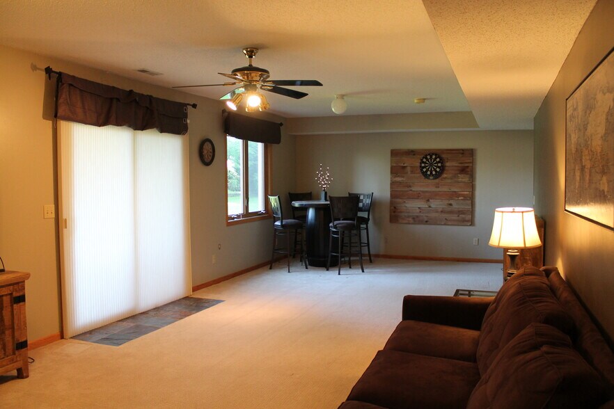 Building Photo - 1291 Lake Susan Hills Dr