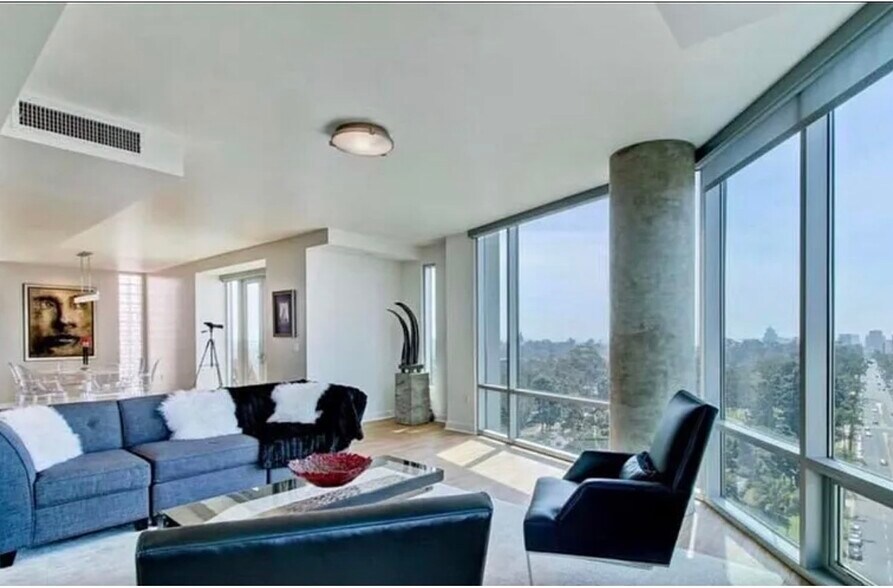 Building Photo - 3415 6th Ave