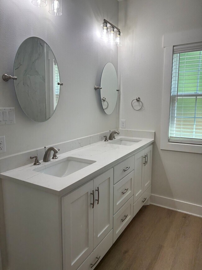 Building Photo - 1594 Wimberly Pl