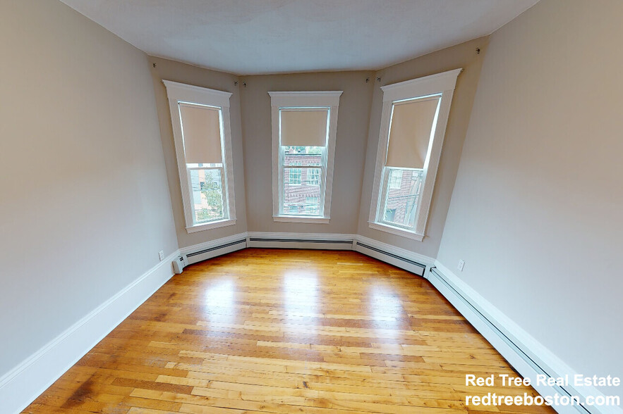 Building Photo - 9 Beacon St