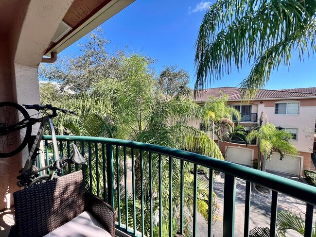 Building Photo - 2033 SE 10th Ave