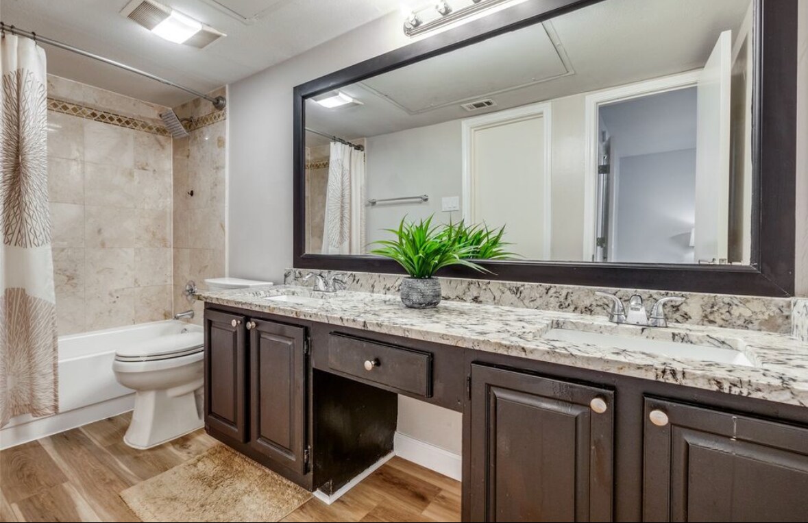 Building Photo - 7525 Holly Hill Dr