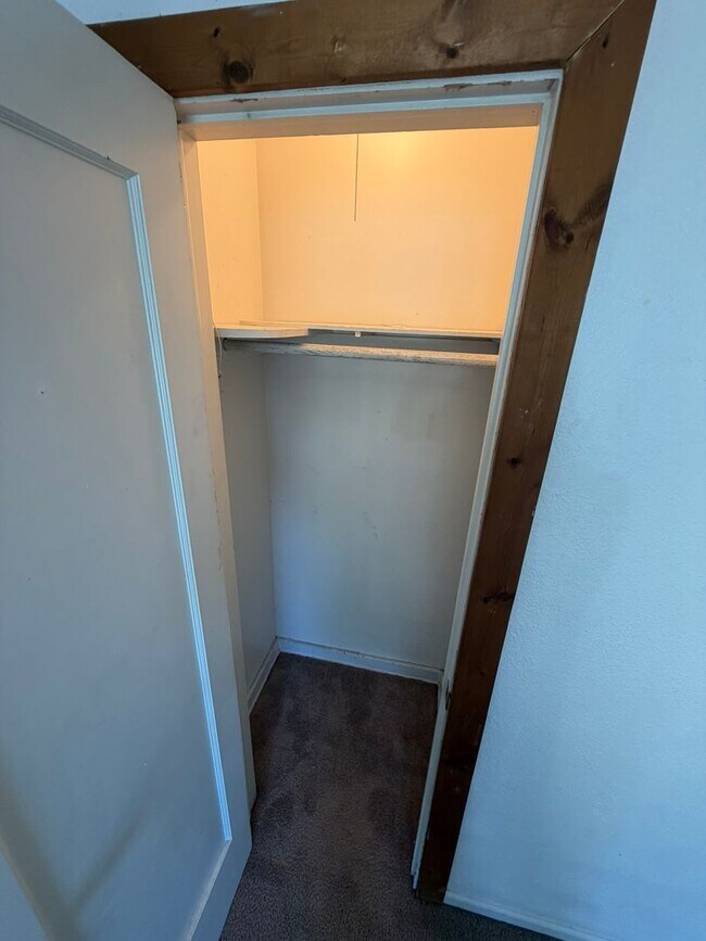 Building Photo - 2 Bedroom with a garage with Large fenced yard!