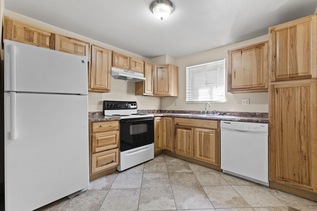 Primary Photo - 353 400 E