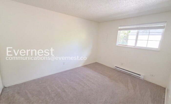 Building Photo - 14035 SW Hazel St