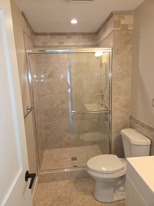 Building Photo - 400 Thames Pkwy