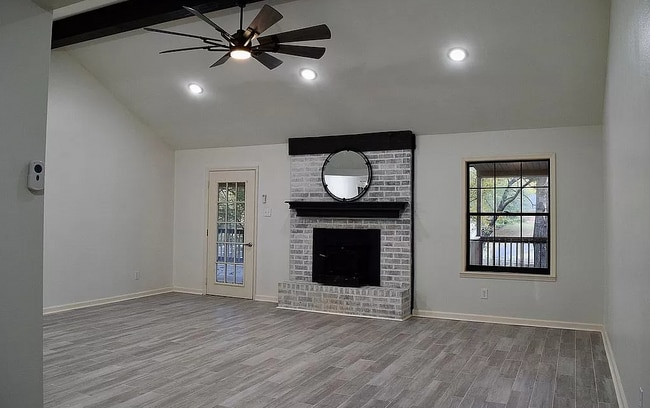 Building Photo - 112 Fox Run