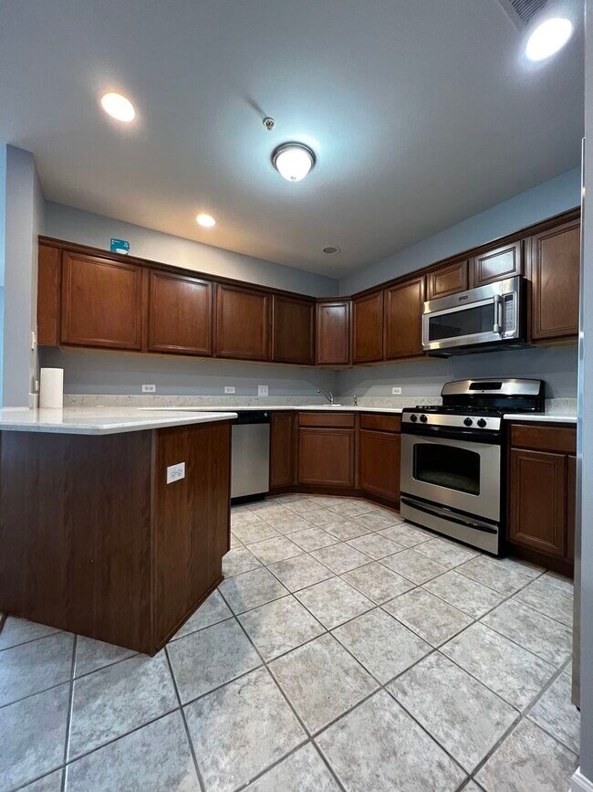 Building Photo - 9440 S 51st Ave