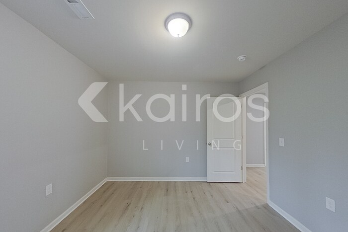 Building Photo - 2595 Provence Dr SE