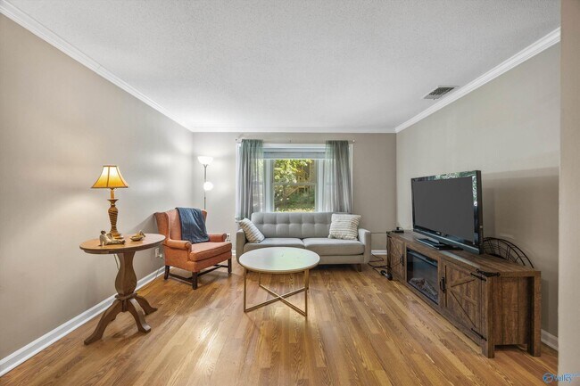 Building Photo - 2134 Greenwood Pl SW