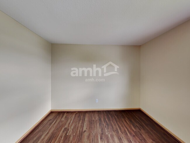 Building Photo - 8150 Creekstone Ln