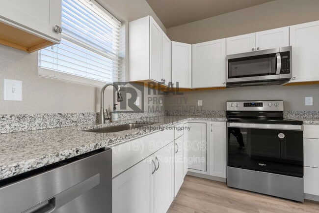 Building Photo - 295 W Acorn Dr