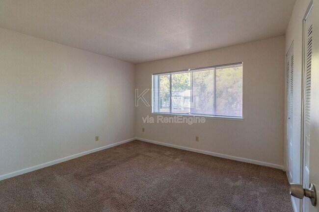 Building Photo - 3591 Quail Lakes Dr