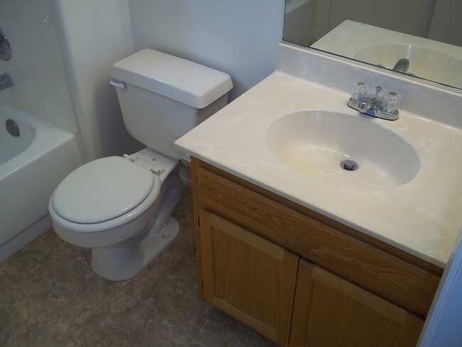 Building Photo - LAKEVIEW CONDOS