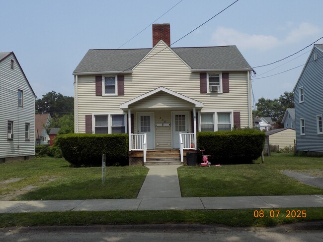 Primary Photo - 458 Frank St