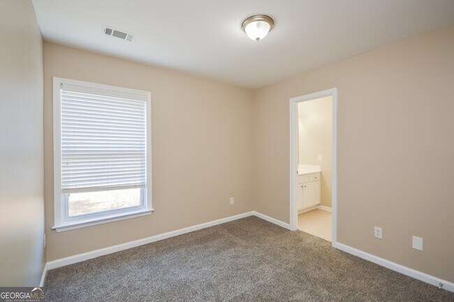 Building Photo - 20 Snapdragon Ln