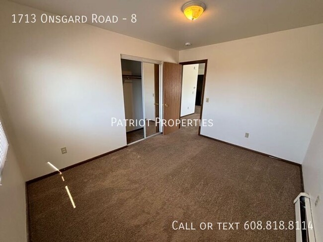 Building Photo - 2 bedroom/ 1 bath apartment in Madison, WI