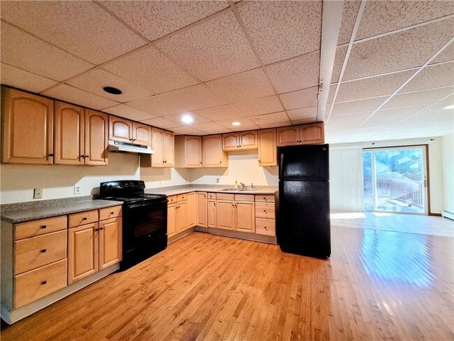 Building Photo - 196 Angell Rd