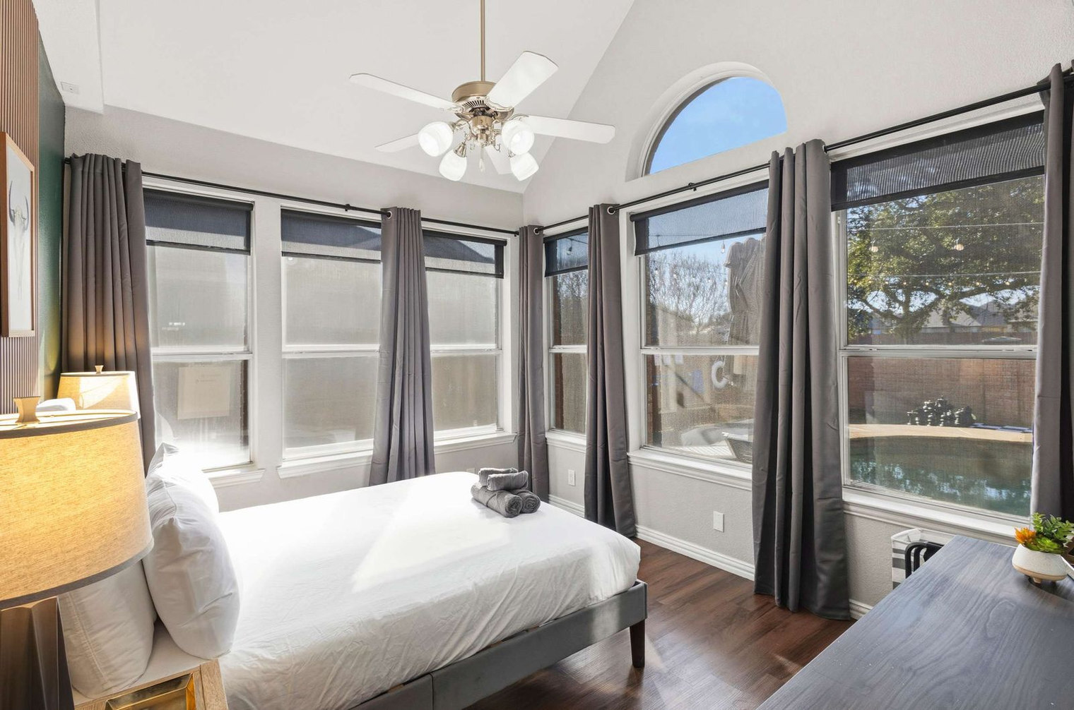 Building Photo - 5717 Christy Ln