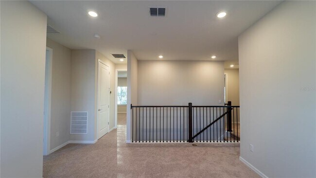 Building Photo - 16446 Lone Oak Cir