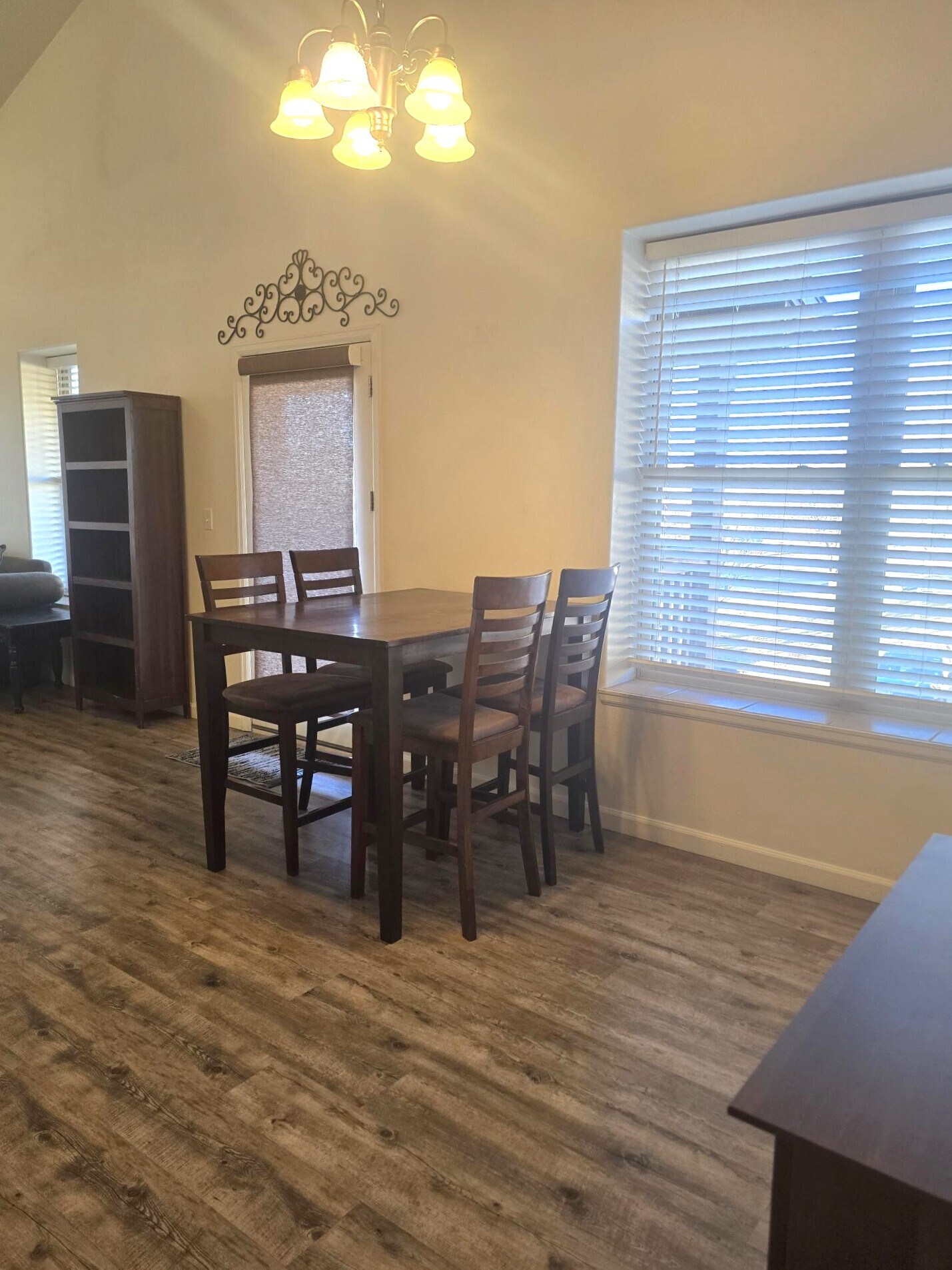 Building Photo - 1206 Walnut Ave