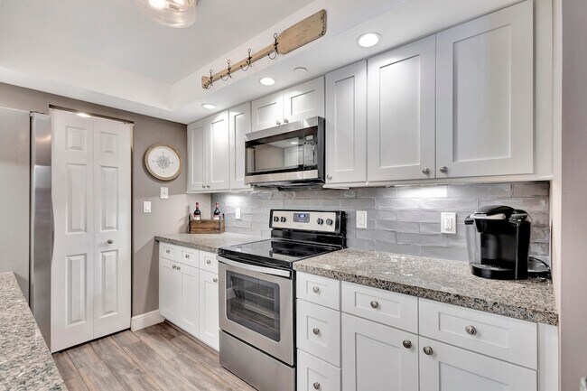 Building Photo - 3000 N Ocean Dr