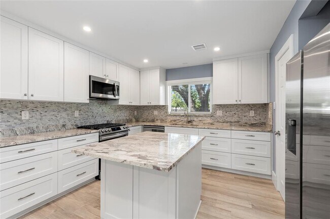 Building Photo - 2418 Wilde Rock Way