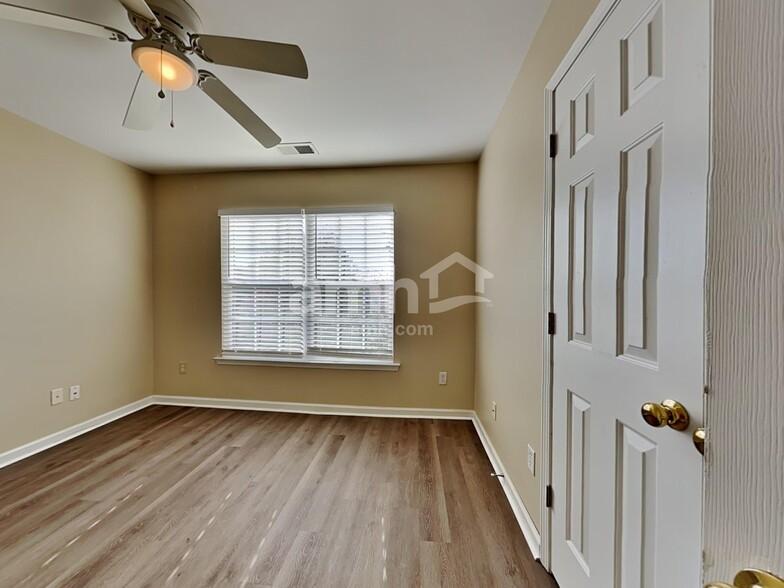 Building Photo - 411 Pine Hill Ln