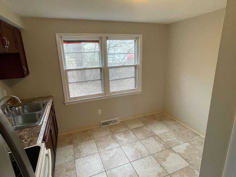 Building Photo - 1125 Vine St