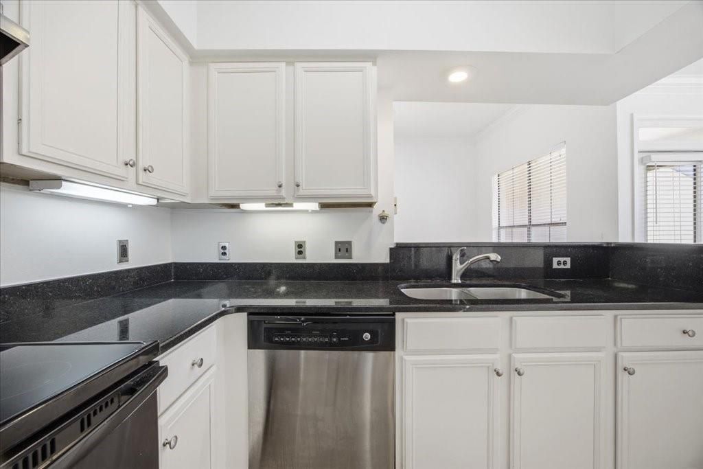 Building Photo - 3777 Peachtree Rd