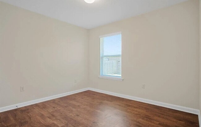 Building Photo - 10373 Shetland Dr