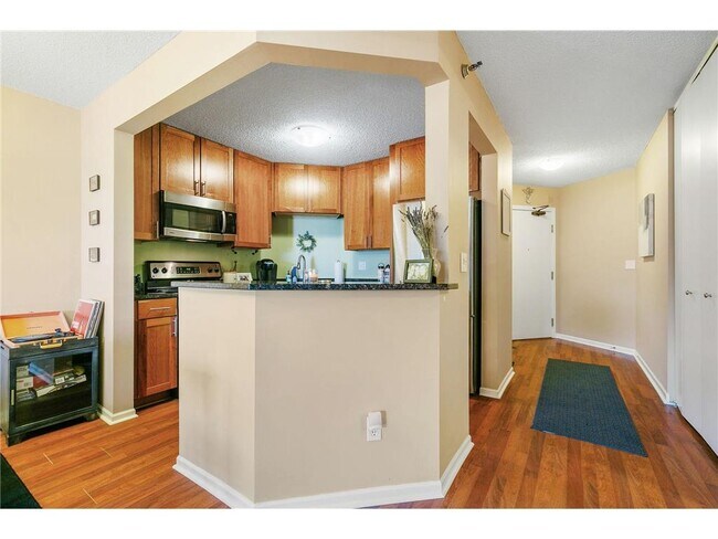 Building Photo - 401 S 1st St