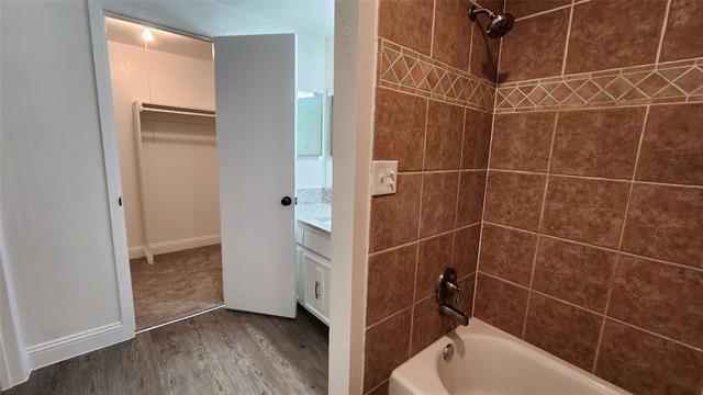 Building Photo - 1619 Glenhill Ln