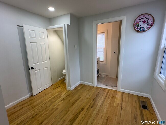 Building Photo - 309 Greenfield St