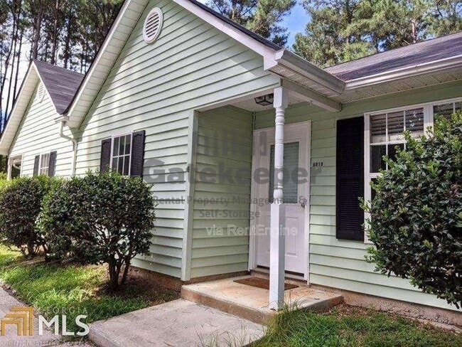 Building Photo - 681 Senoia Rd