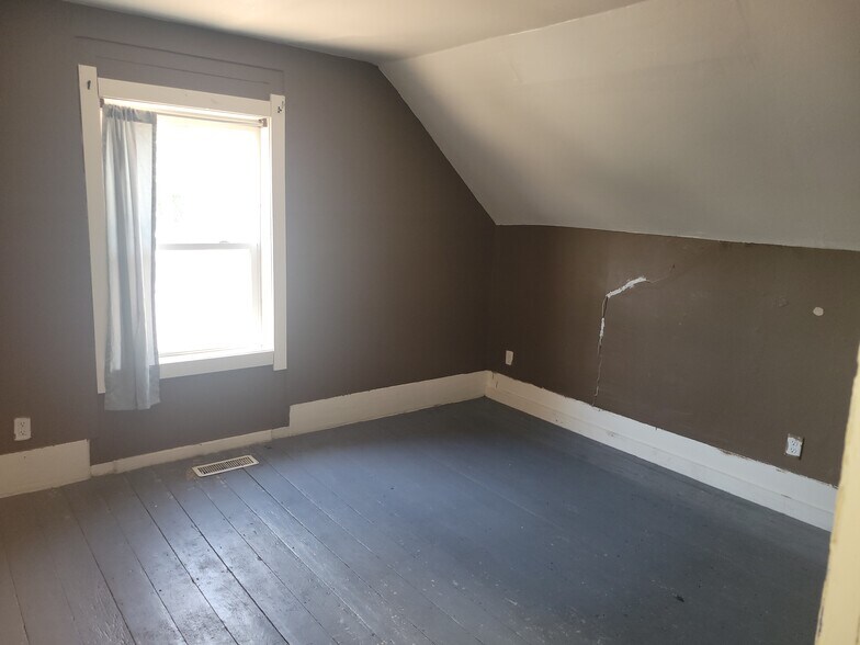 Building Photo - 109 Saint Anne St