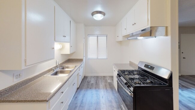 Building Photo - 613 - Marlin Manor