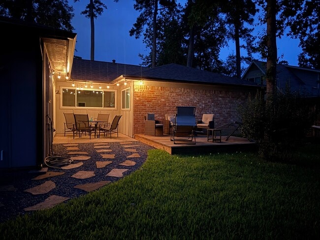 Building Photo - 623 Hickory Ridge Dr