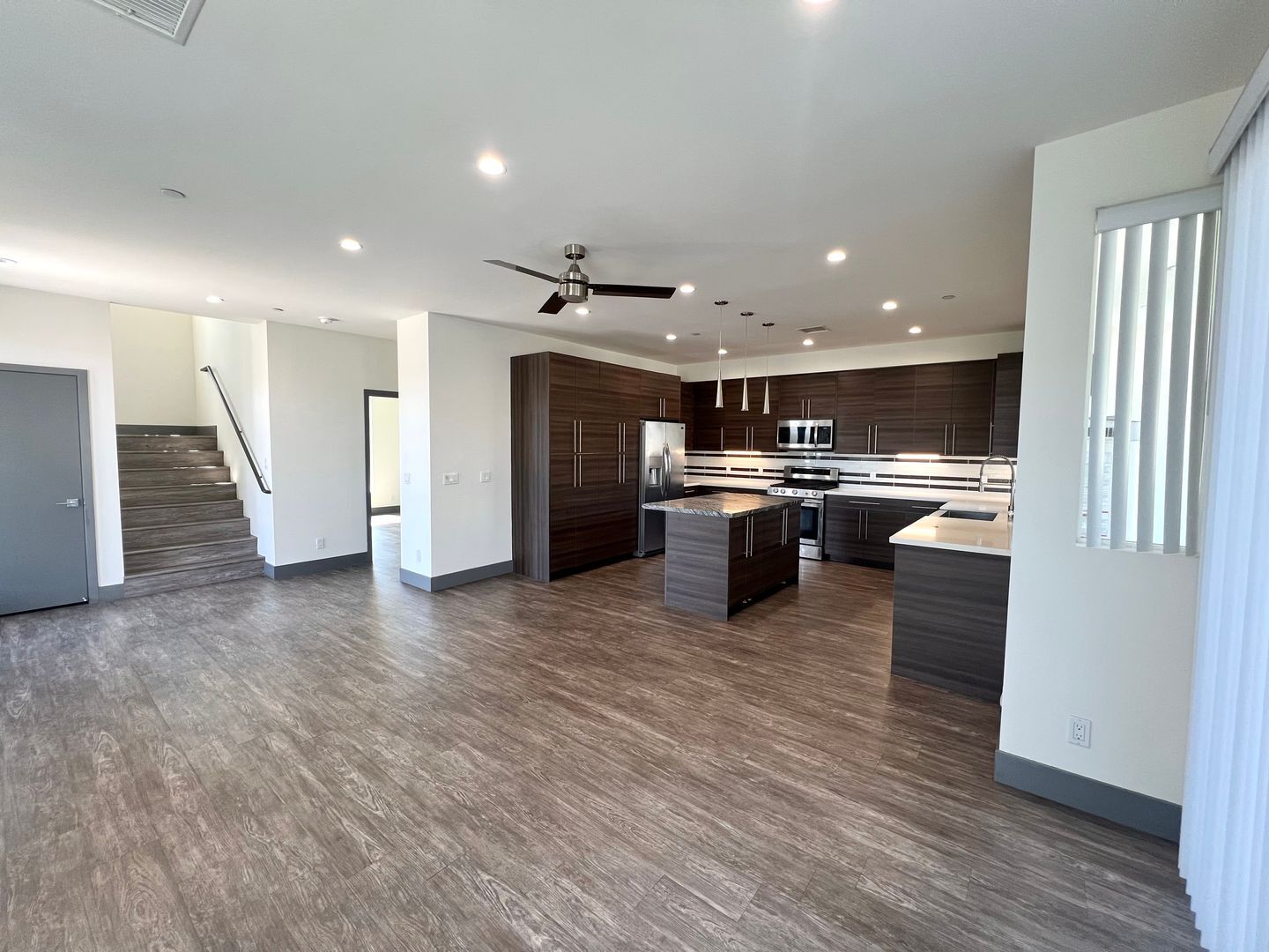 Building Photo - 6437 W 86th Pl