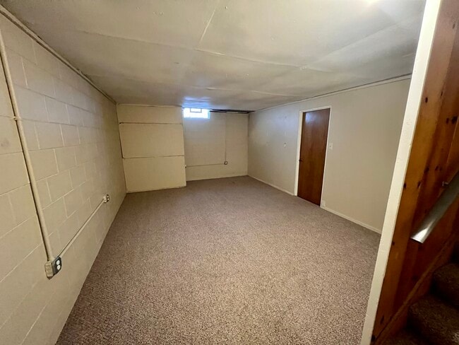 Partially finished private basement - 1329 Fleetfoot Dr